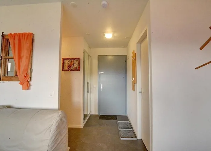 Saturne 102 Sur La Place Du Village A * أنزير